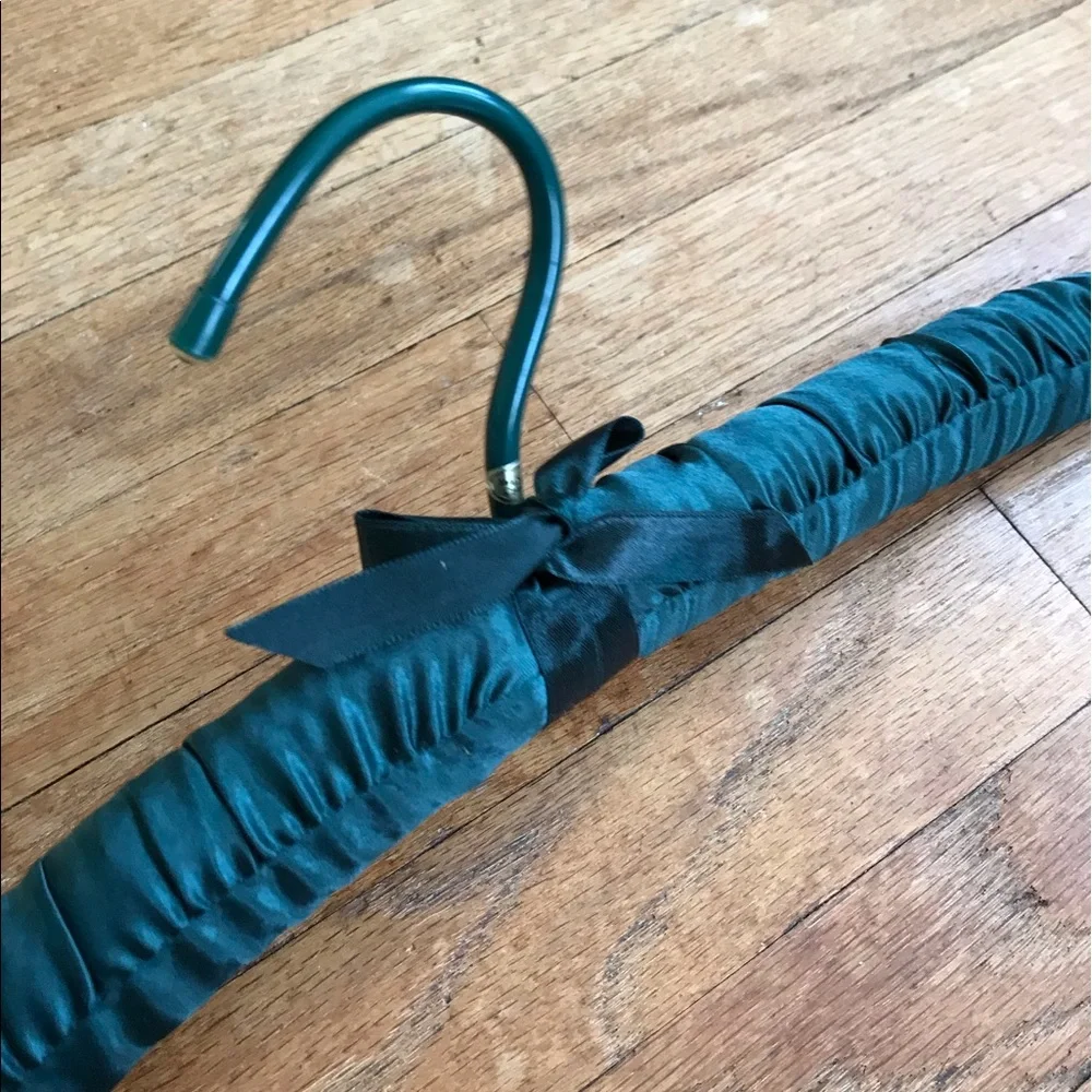 🪻5/$20 Sale!🪻 Green Cloth & Ribbon Hanger